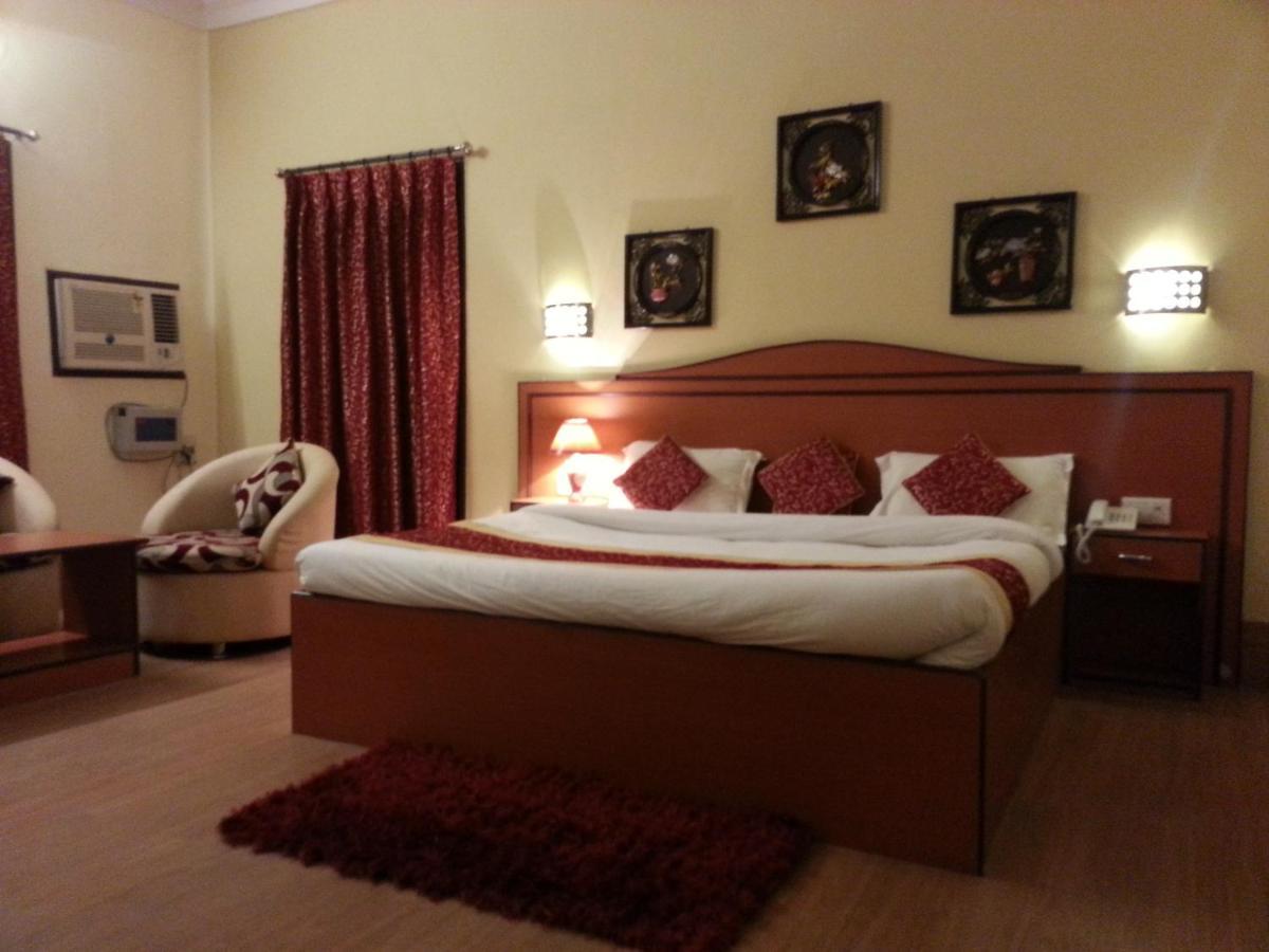 Hotel Varuna Βαρανάσι Εξωτερικό φωτογραφία