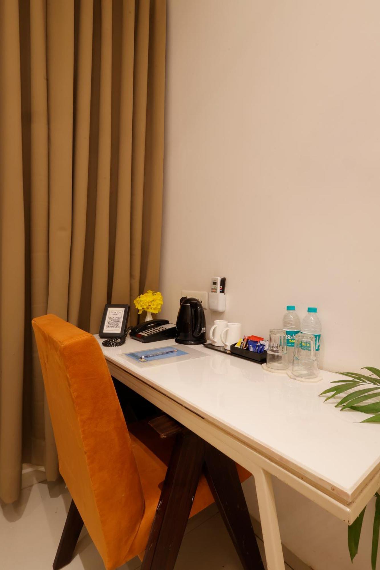 Hotel Varuna Βαρανάσι Εξωτερικό φωτογραφία