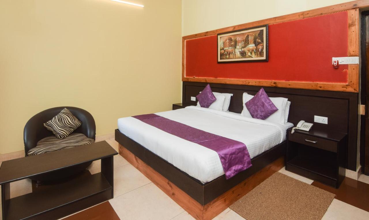 Hotel Varuna Βαρανάσι Εξωτερικό φωτογραφία