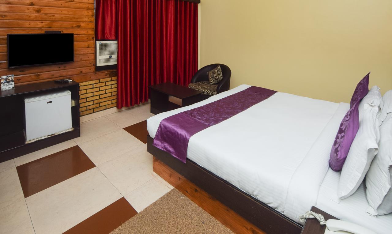 Hotel Varuna Βαρανάσι Εξωτερικό φωτογραφία