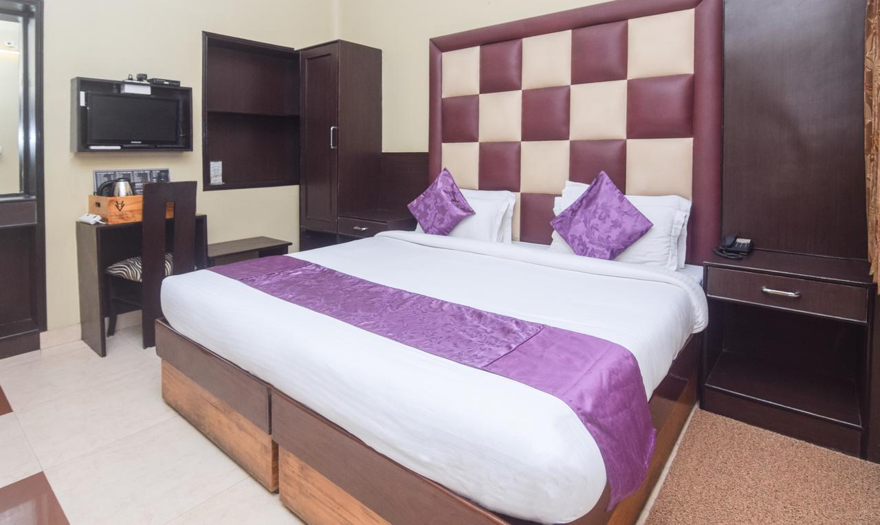 Hotel Varuna Βαρανάσι Εξωτερικό φωτογραφία
